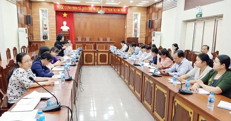 Cán Bộ - Gắn kết thông tin và giải thích chính sách