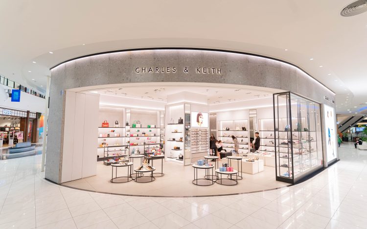 Charles & Keith - Túi đi chơi và dự tiệc: gọn nhẹ nhưng có điểm nhấn