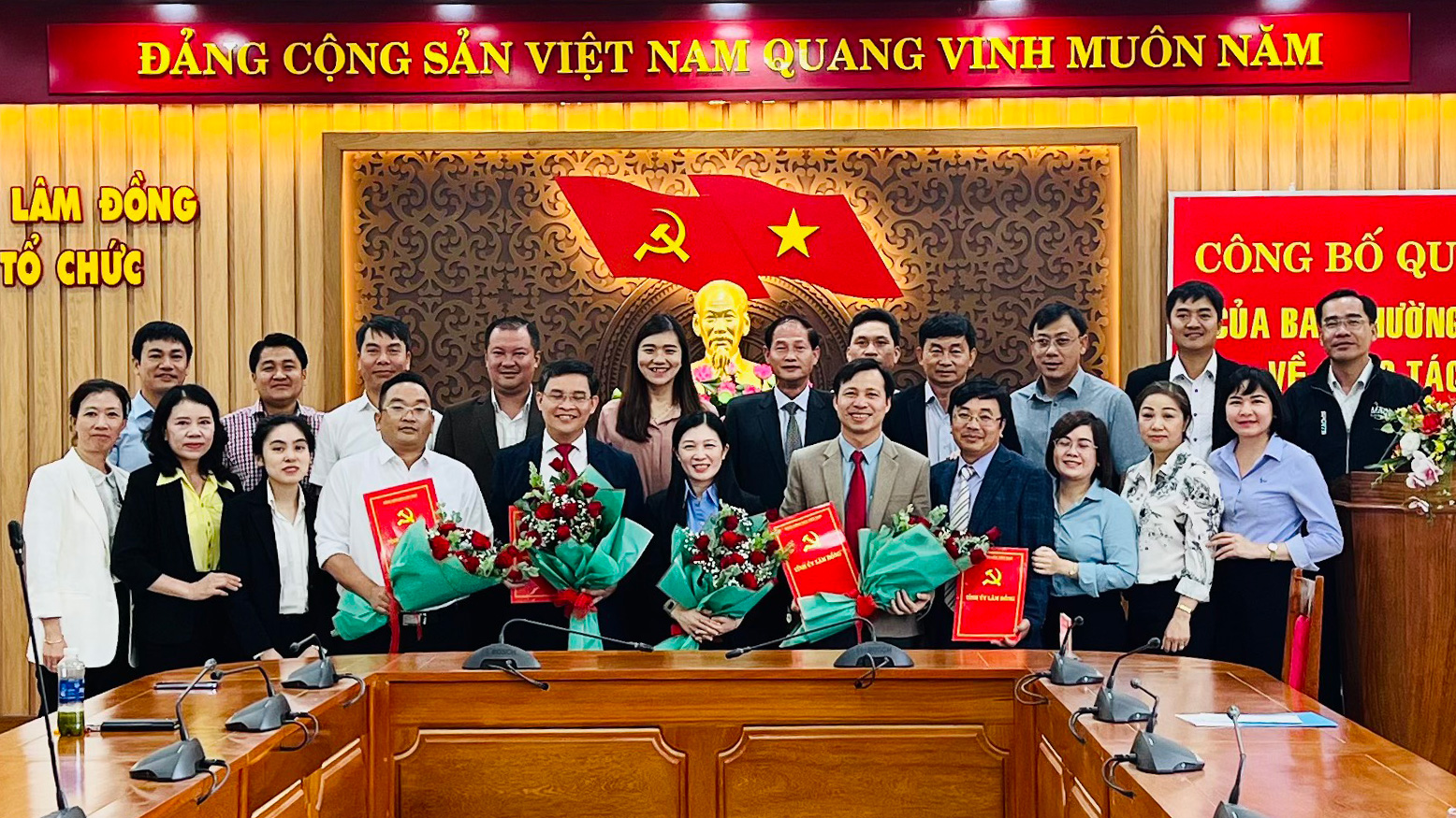 Cán Bộ - Điều phối hỗ trợ cộng đồng và nhóm dễ bị tổn thương