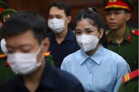 Hằng Du Mục - Lùm xùm kẹo rau Kera bùng nổ từ đâu?