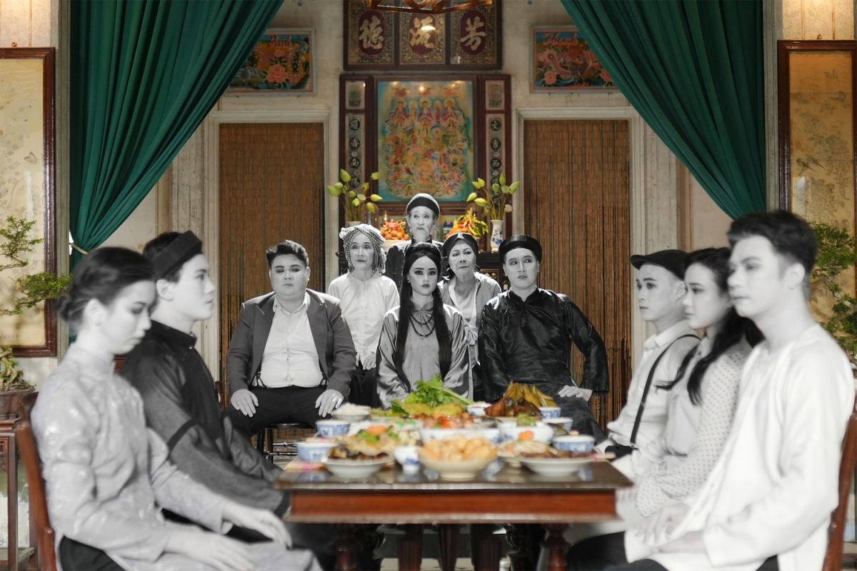 Nhà Gia Tiên - Vết sẹo tuổi thơ được kể bằng những mảnh vụn rất thật