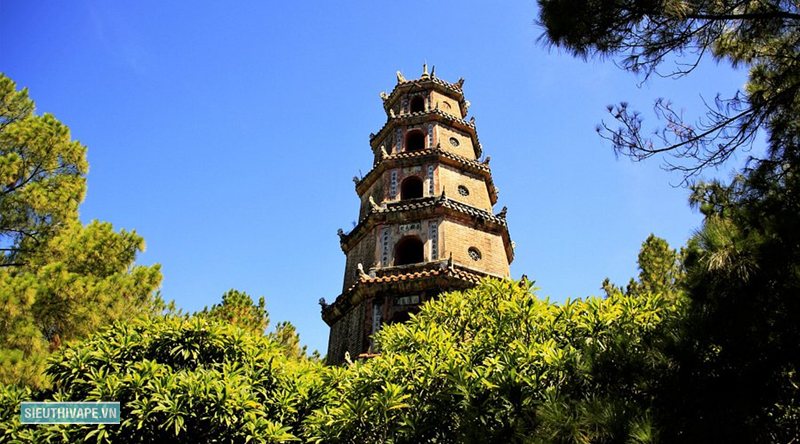 Chùa Thiên Mụ - Cổng Tam Quan và điện Đại Hùng Chùa Thiên Mụ - Cổng Tam Quan và điện Đại Hùng