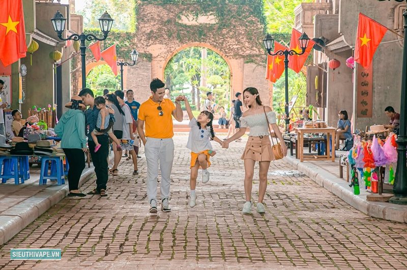 Thiên đường Bảo Sơn - Trò chơi và chương trình biểu diễn Thiên đường Bảo Sơn - Trò chơi và chương trình biểu diễn