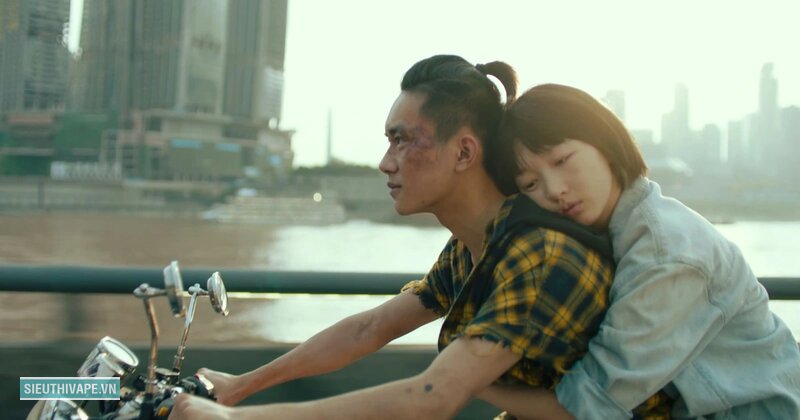 Em Của Thời Niên Thiếu - Người ngoài cuộc im lặng và người lớn không nhìn thấy Em Của Thời Niên Thiếu - Người ngoài cuộc im lặng và người lớn không nhìn thấy