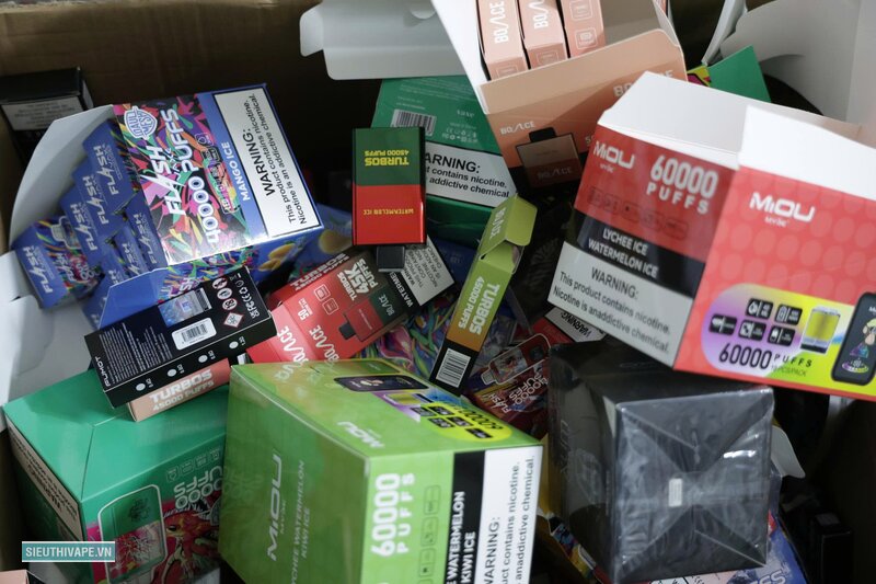 Hút vape bị phạt bao nhiêu tiền - Cấm từ năm 2025, có mức phạt riêng từ năm 2026 Hút vape bị phạt bao nhiêu tiền - Cấm từ năm 2025, có mức phạt riêng từ năm 2026