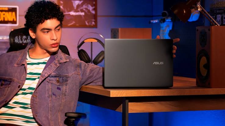 Tổ chức đêm game gia đình chỉ với một chiếc laptop
